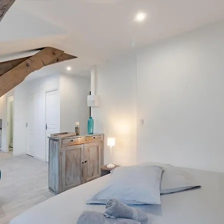 L'azure Apartment *